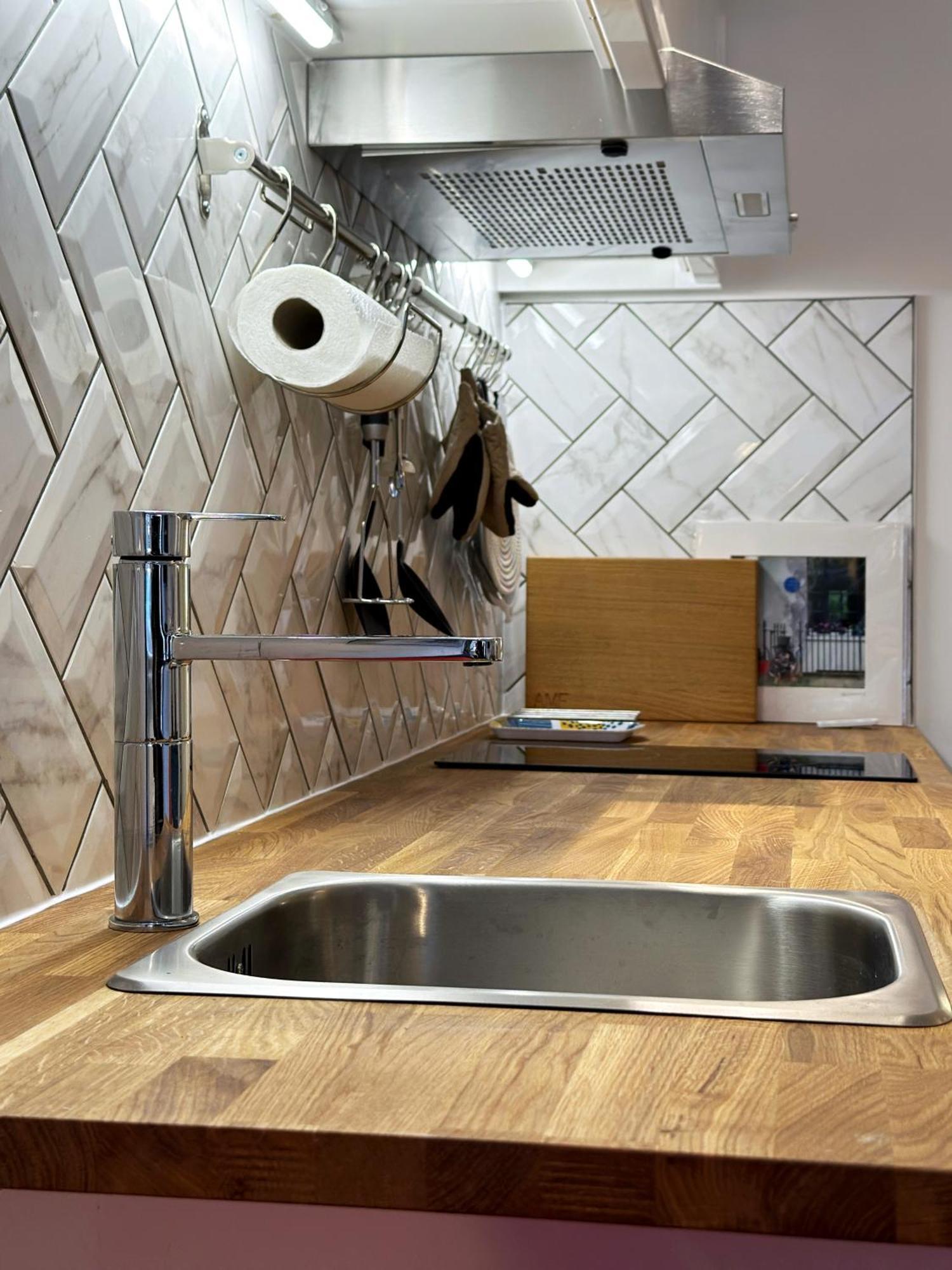 Kensington Studio Hosted By Airoperate Near Notting Hill - 1 Double Bed , 1 Sofa Bed, Ground Floor Apartment Via Private Entrance Londra Exterior foto